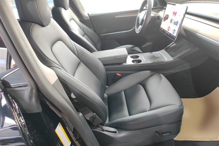 Used Tesla Model Y 2021 Standard Range Rear-Wheel Drive Version Right Front Seat