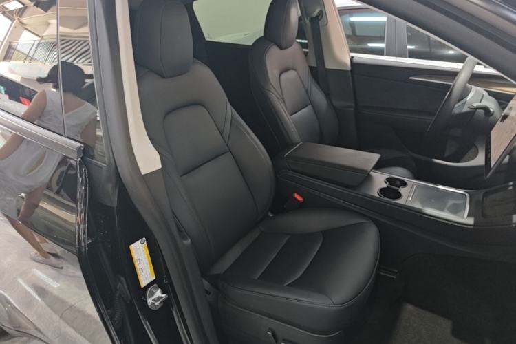 Used Tesla Model Y 2021 Standard Range Rear-Wheel Drive Version Right Front Seat
