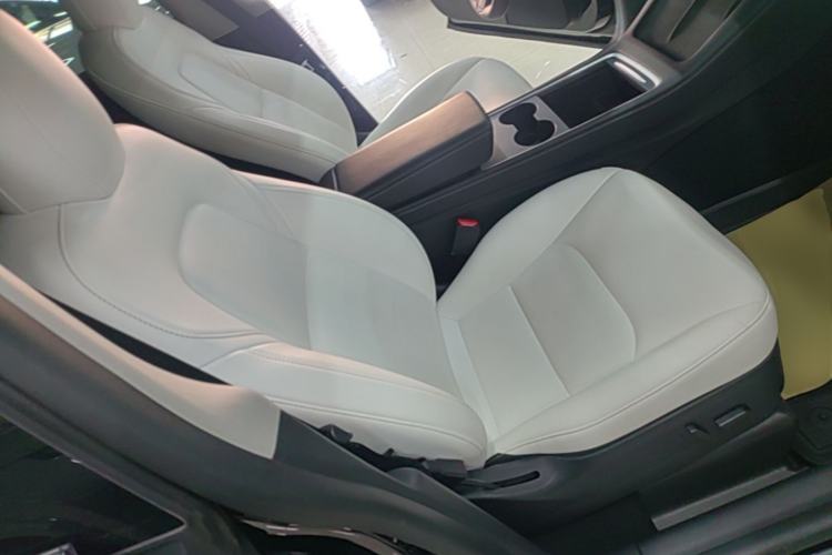Used Tesla Model Y 2021 Standard Range Rear-Wheel Drive Version Right Front Seat