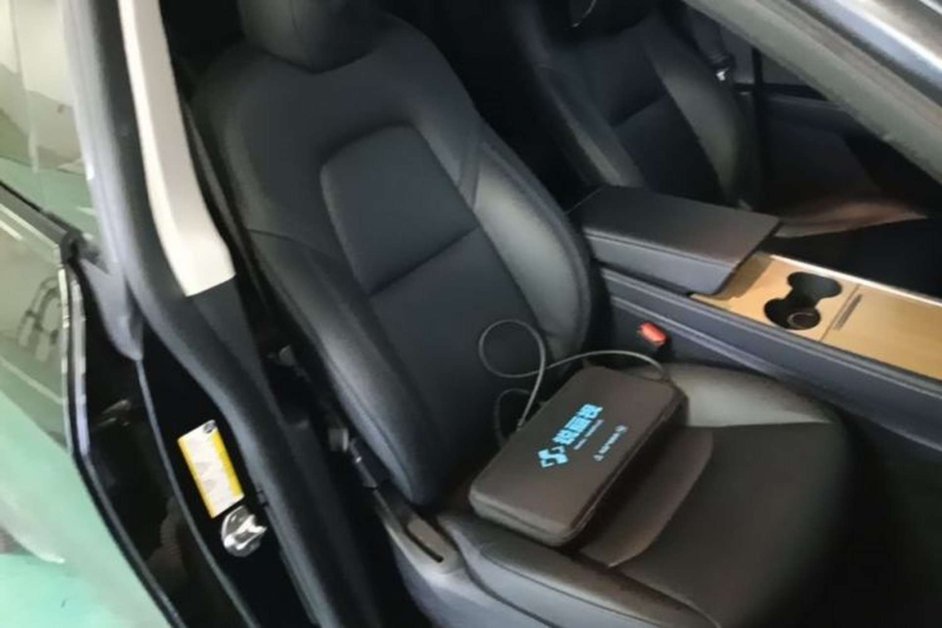 Used Tesla Model Y 2021 Standard Range Rear-Wheel Drive Version Right Front Seat