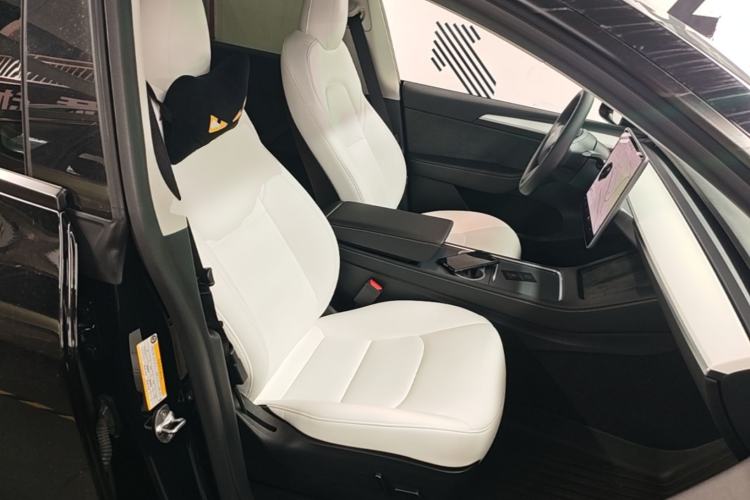 Used Tesla Model Y 2021 Standard Range Rear-Wheel Drive Version Right Front Seat