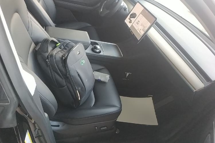Used Tesla Model Y 2021 Standard Range Rear-Wheel Drive Version Right Front Seat