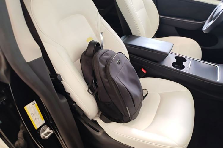 Used Tesla Model Y 2021 Long-Range All-Wheel-Drive Version Right Front Seat