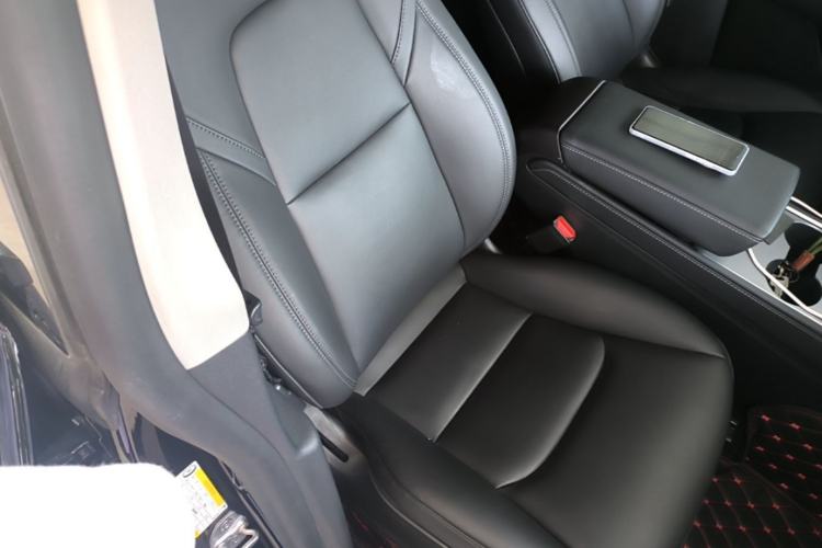 Used Tesla Model Y 2021 Long-Range All-Wheel-Drive Version Right Front Seat