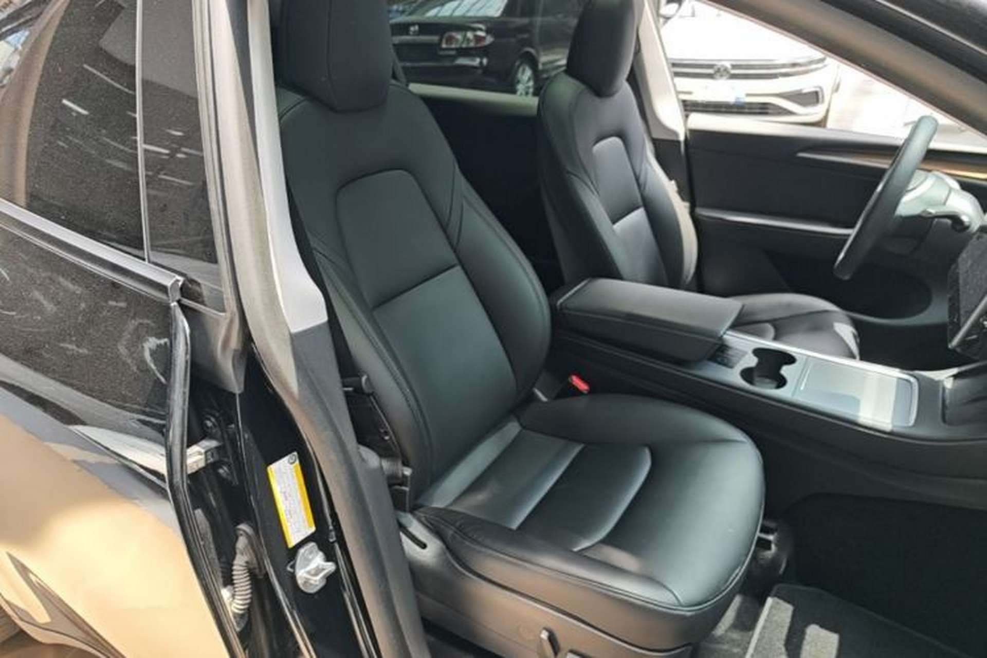 Used Tesla Model Y 2021 Standard Range Rear-Wheel Drive Version Right Front Seat
