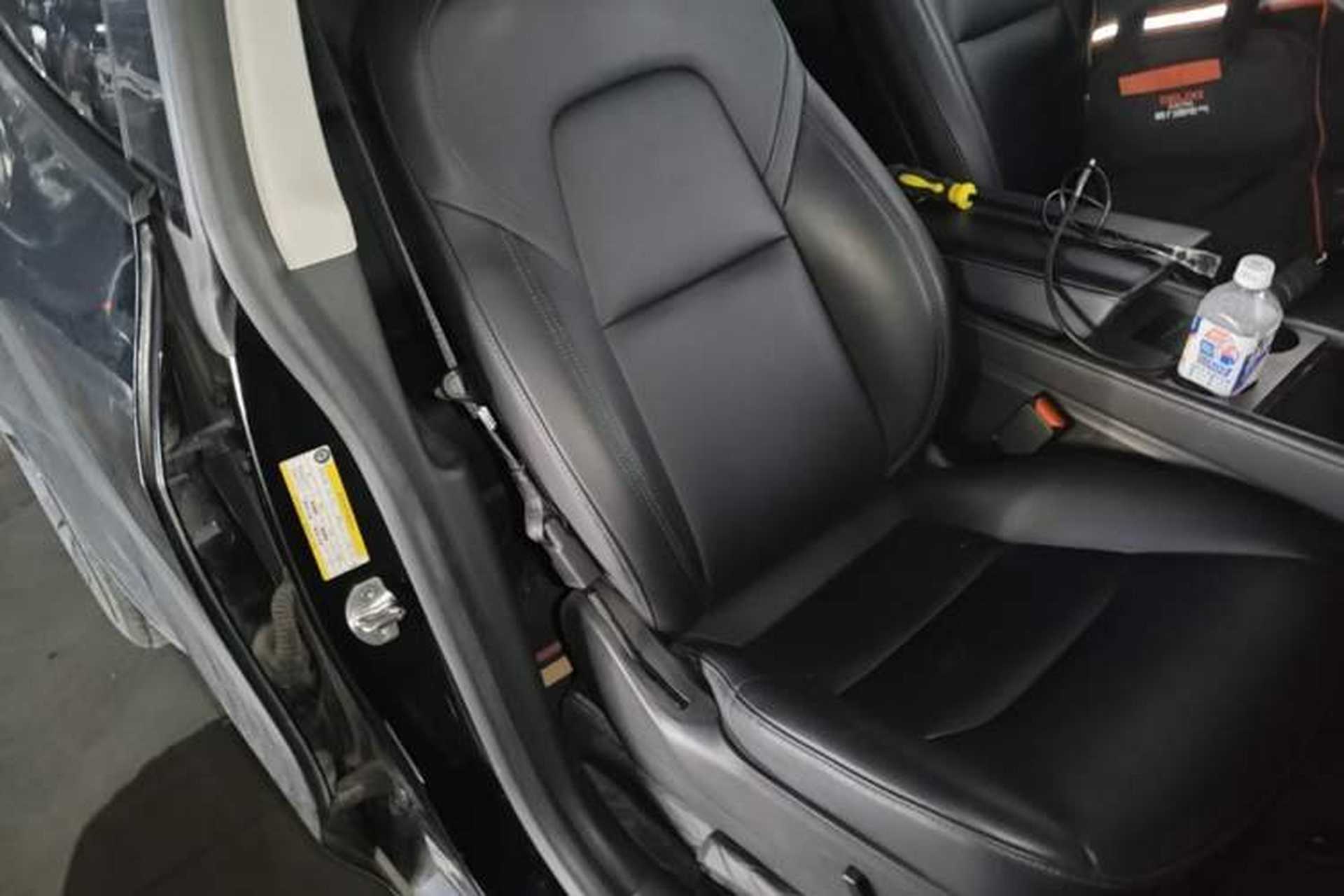 Used Tesla Model Y 2021 Standard Range Rear-Wheel Drive Version Right Front Seat