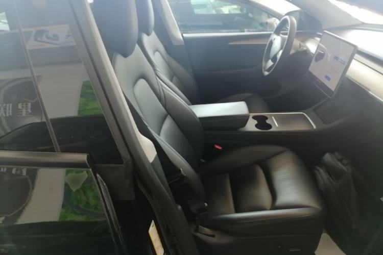 Used Tesla Model Y 2021 Long-Range All-Wheel-Drive Version Right Front Seat