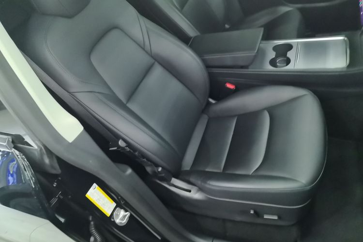 Used Tesla Model Y 2021 Long-Range All-Wheel-Drive Version Right Front Seat