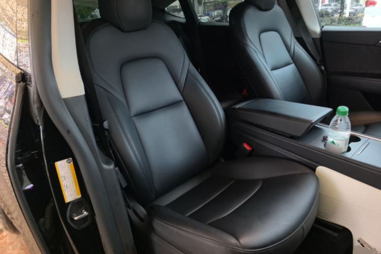 Used Tesla Model Y 2021 Standard Range Rear-Wheel Drive Version Right Front Seat