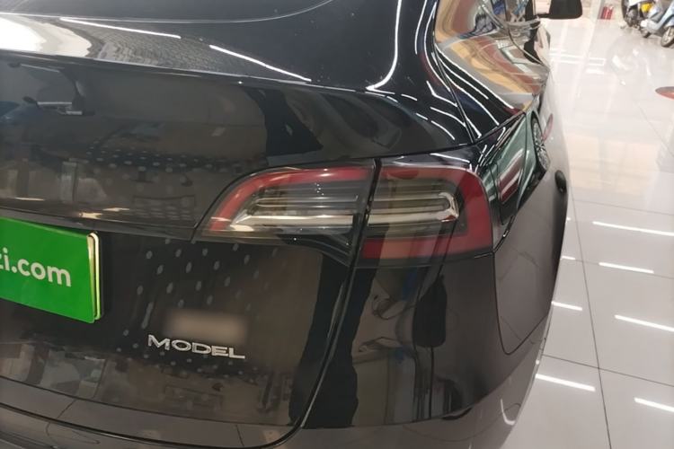 Used Tesla Model Y 2021 Long-Range All-Wheel-Drive Version Right Rear Taillight
