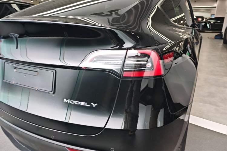 Used Tesla Model Y 2021 Revised Version 2 Long-Range All-Wheel-Drive Edition Right Rear Taillight