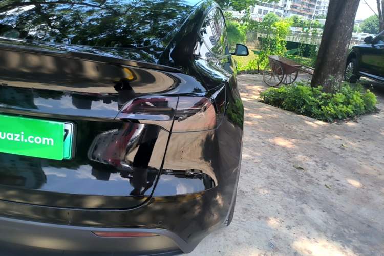 Used Tesla Model Y 2021 Performance High-Performance All-Wheel-Drive Version Right Rear Taillight