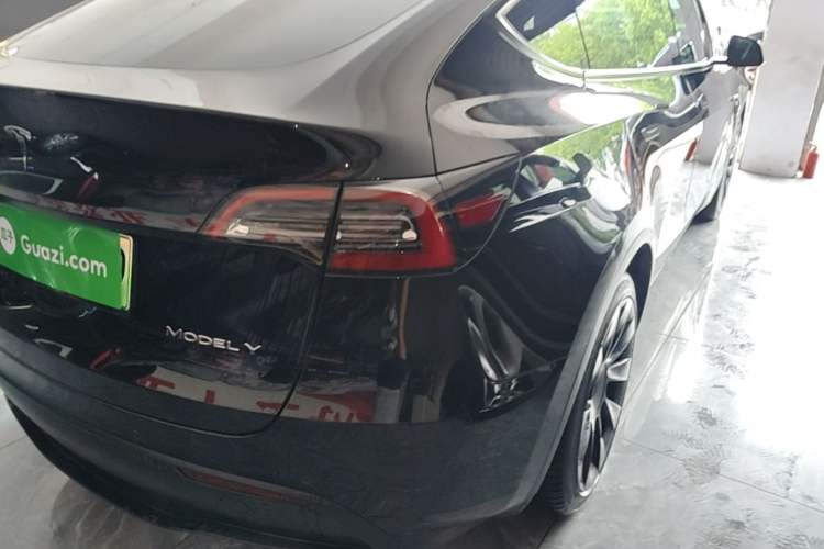 Used Tesla Model Y 2021 Long-Range All-Wheel-Drive Version 3D7 Right Rear Taillight