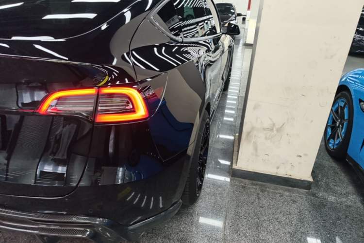 Used Tesla Model Y 2021 Performance High-Performance All-Wheel-Drive Version Right Rear Taillight