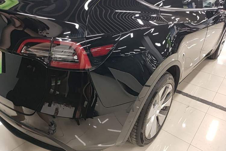 Used Tesla Model Y 2021 Standard Range Rear-Wheel Drive Version Right Rear Taillight