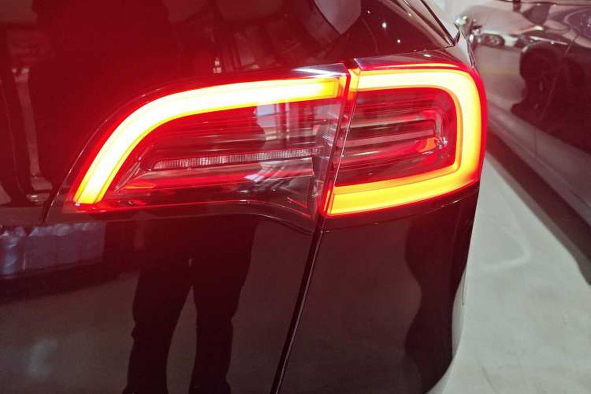Used Tesla Model Y 2021 Long-Range All-Wheel-Drive Version Right Rear Taillight