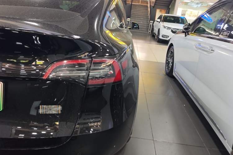 Used Tesla Model Y 2021 Long-Range All-Wheel-Drive Version 3D7 Right Rear Taillight