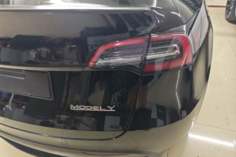 Used Tesla Model Y 2021 Performance High-Performance All-Wheel-Drive Version Right Rear Taillight