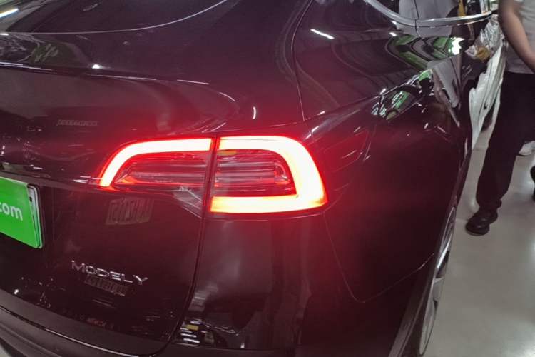 Used Tesla Model Y 2021 Long-Range All-Wheel-Drive Version 3D7 Right Rear Taillight