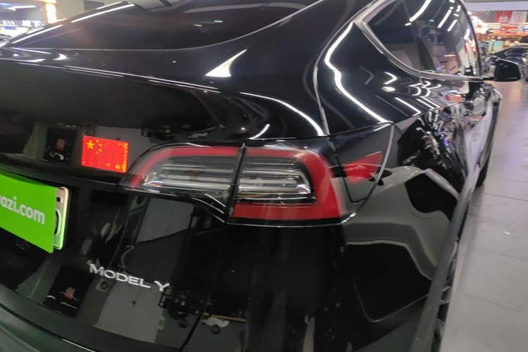 Used Tesla Model Y 2021 Standard Range Rear-Wheel Drive Version Right Rear Taillight