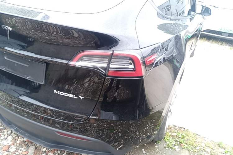 Used Tesla Model Y 2021 Long-Range All-Wheel-Drive Version 3D7 Right Rear Taillight