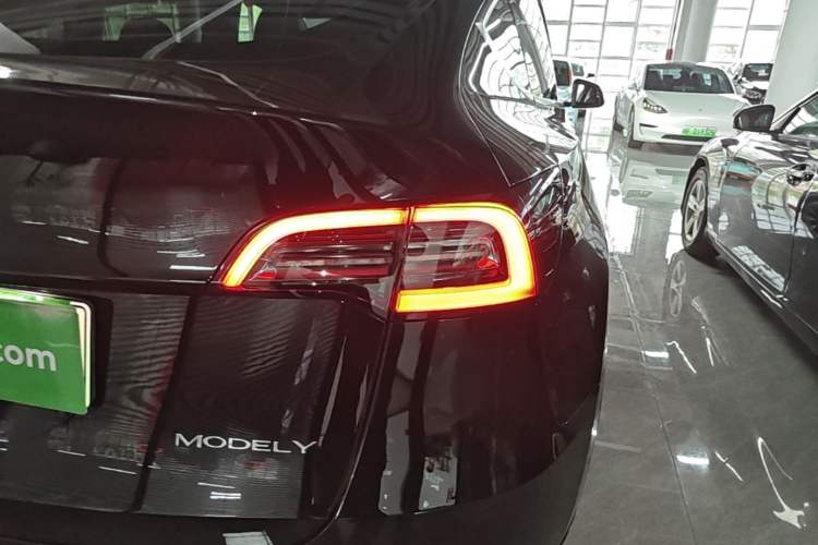 Used Tesla Model Y 2021 Revised Version 2 Long-Range All-Wheel-Drive Edition Right Rear Taillight