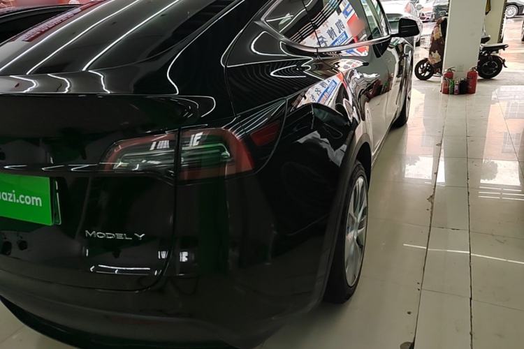 Used Tesla Model Y 2021 Standard Range Rear-Wheel Drive Version Right Rear Taillight