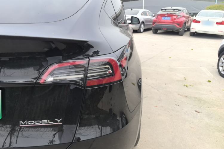 Used Tesla Model Y 2021 Performance High-Performance All-Wheel-Drive Version Right Rear Taillight