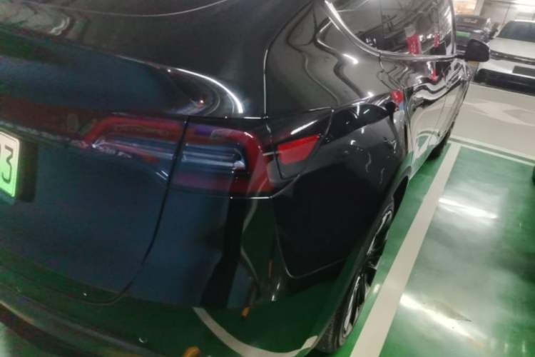 Used Tesla Model Y 2021 Long-Range All-Wheel-Drive Version Right Rear Taillight