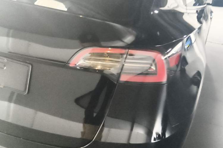 Used Tesla Model Y 2021 Long-Range All-Wheel-Drive Version Right Rear Taillight