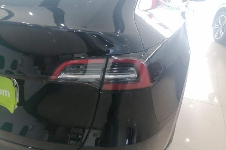 Used Tesla Model Y 2021 Performance High-Performance All-Wheel-Drive Version Right Rear Taillight