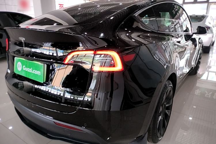 Used Tesla Model Y 2021 Standard Range Rear-Wheel Drive Version Right Rear Taillight