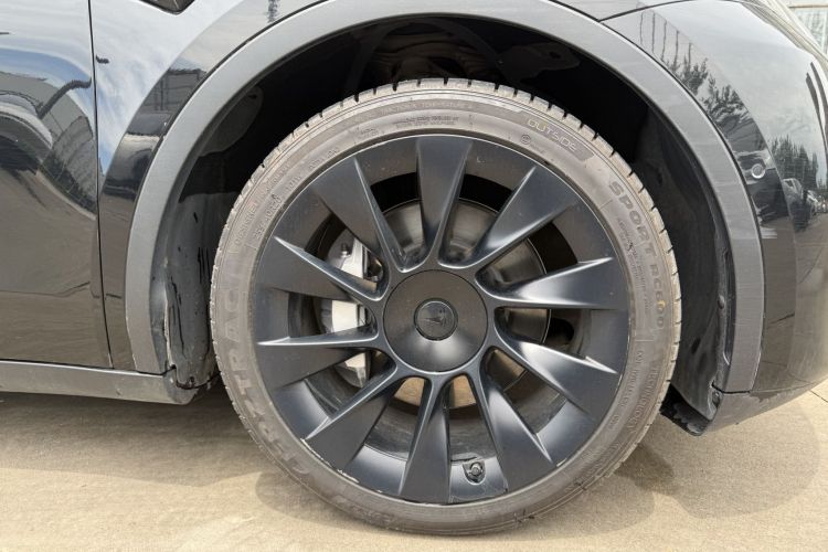 Used Tesla Model Y 2021 Revised Version 2 Long-Range All-Wheel-Drive Edition Right Rear Wheel Hub