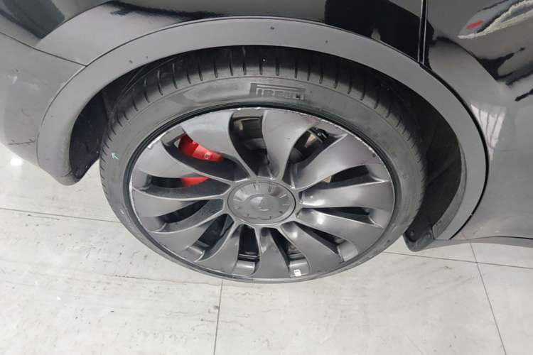 Used Tesla Model Y 2021 Performance High-Performance All-Wheel-Drive Version Right Rear Wheel Hub