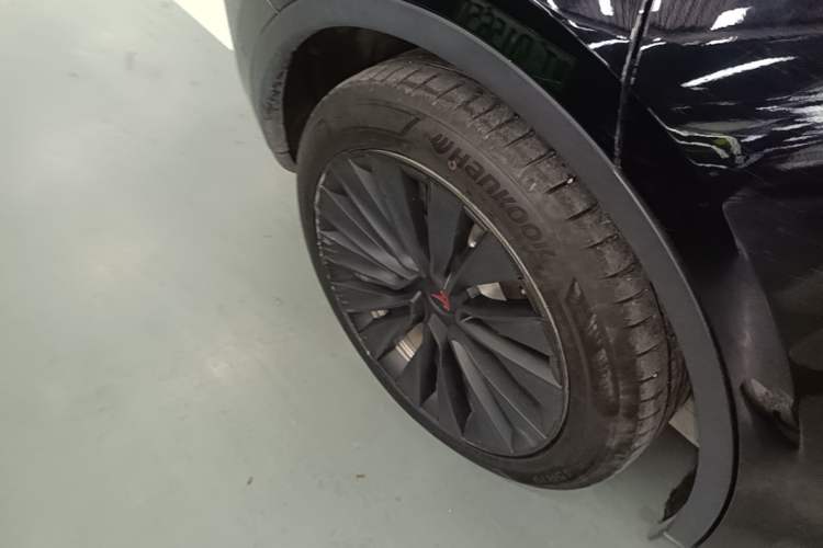 Used Tesla Model Y 2021 Standard Range Rear-Wheel Drive Version Right Rear Wheel Hub