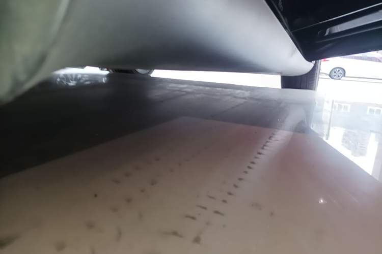 Used Tesla Model Y 2021 Standard Range Rear-Wheel Drive Version Right Side Sill