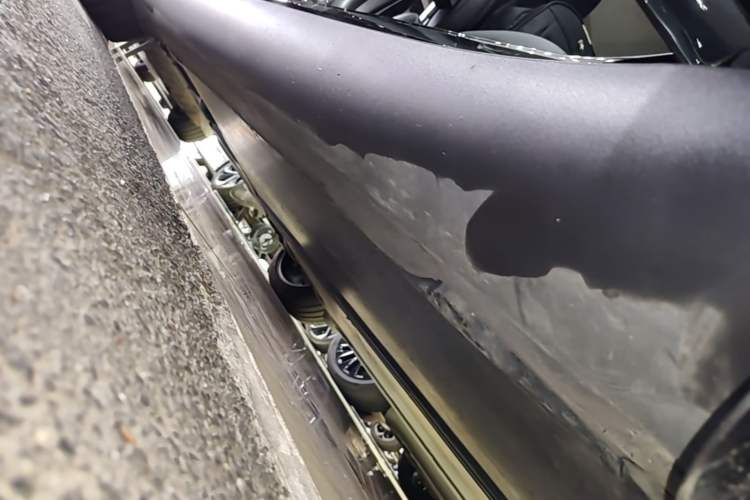 Used Tesla Model Y 2021 Standard Range Rear-Wheel Drive Version Right Side Sill