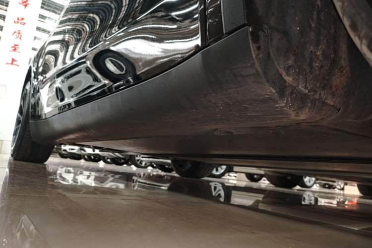Used Tesla Model Y 2021 Standard Range Rear-Wheel Drive Version Right Side Sill