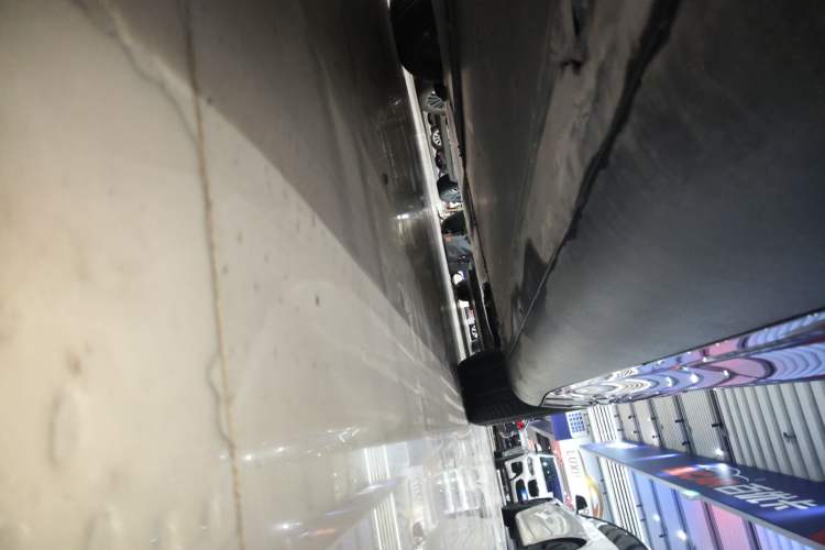 Used Tesla Model Y 2021 Standard Range Rear-Wheel Drive Version Right Side Sill