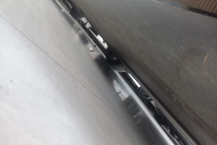 Used Tesla Model Y 2021 Standard Range Rear-Wheel Drive Version Right Side Sill