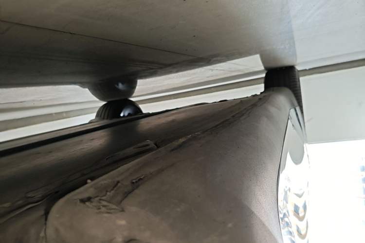 Used Tesla Model Y 2021 Standard Range Rear-Wheel Drive Version Right Side Sill