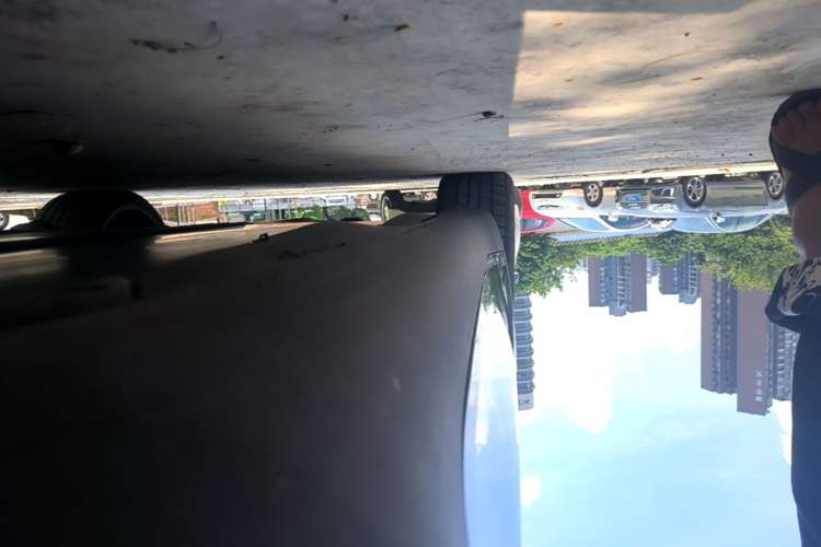 Used Tesla Model Y 2021 Performance High-Performance All-Wheel-Drive Version Right Side Sill