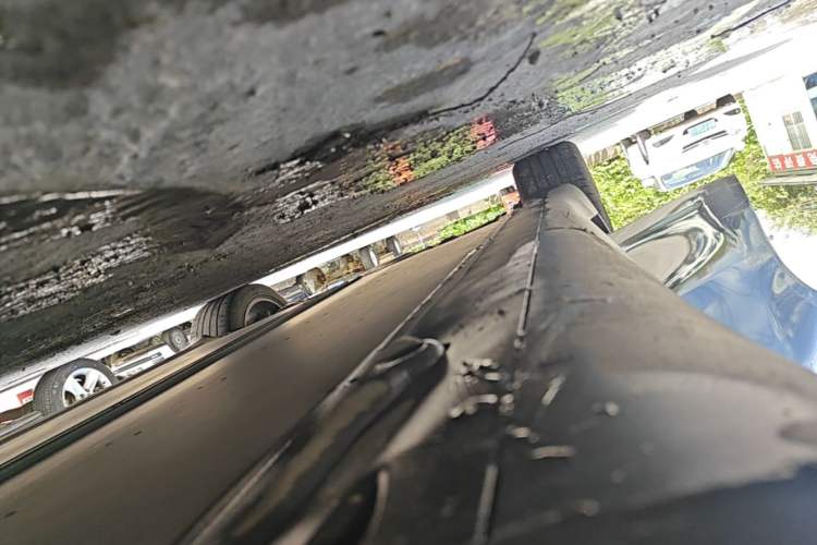Used Tesla Model Y 2021 Standard Range Rear-Wheel Drive Version Right Side Sill