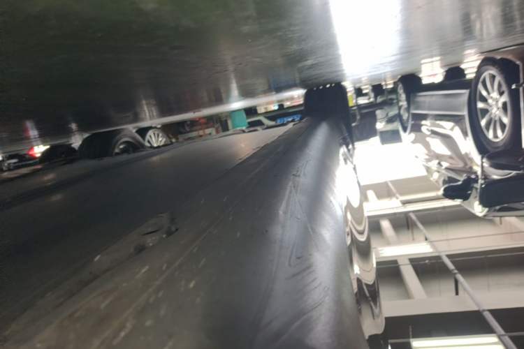 Used Tesla Model Y 2021 Long-Range All-Wheel-Drive Version Right Side Sill