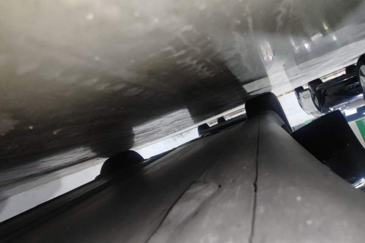 Used Tesla Model Y 2021 Performance High-Performance All-Wheel-Drive Version Right Side Sill