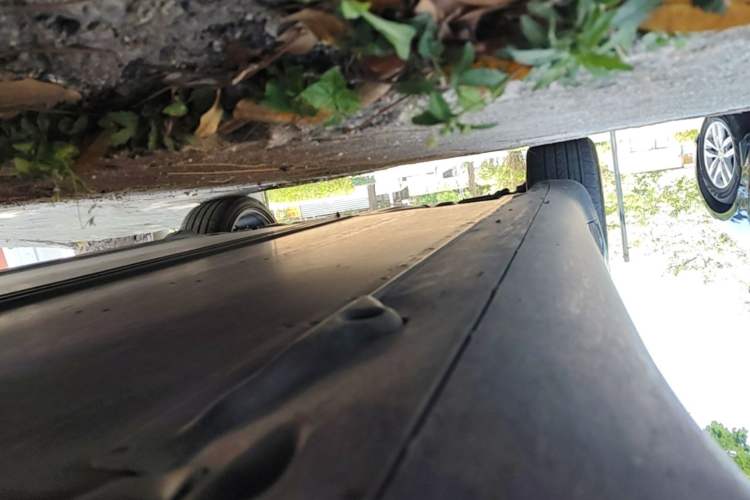 Used Tesla Model Y 2021 Standard Range Rear-Wheel Drive Version Right Side Sill