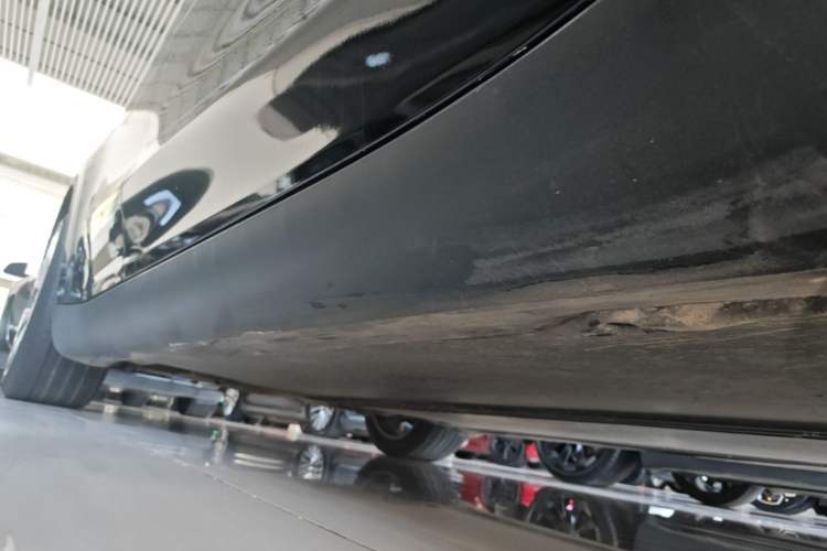 Used Tesla Model Y 2021 Revised Version 2 Long-Range All-Wheel-Drive Edition Right Side Sill