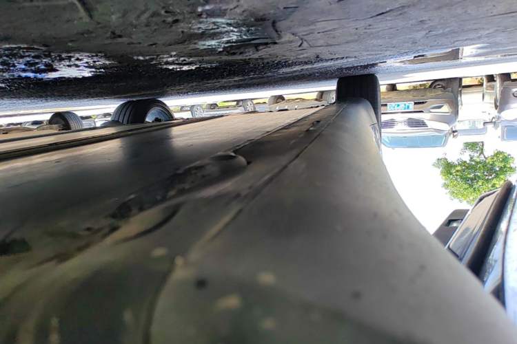 Used Tesla Model Y 2021 Standard Range Rear-Wheel Drive Version Right Side Sill
