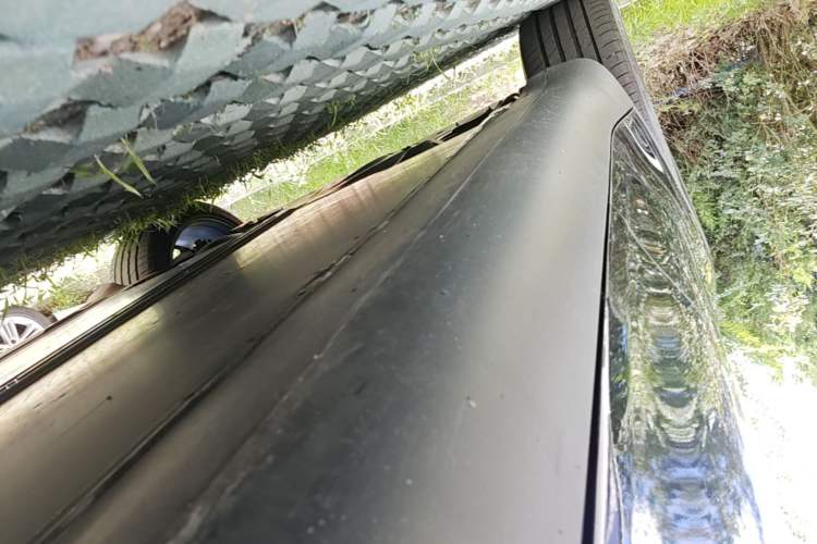 Used Tesla Model Y 2021 Standard Range Rear-Wheel Drive Version Right Side Sill