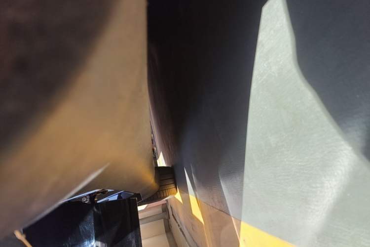 Used Tesla Model Y 2021 Standard Range Rear-Wheel Drive Version Right Side Sill
